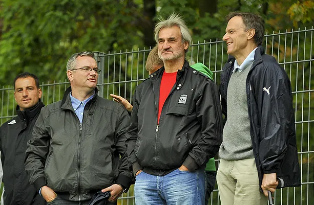 Józef Gładysz (w środku) po likwidacji Młodej Ekstraklasy zajmie się szkoleniem w Akademii Piłkarskiej Lechii. 