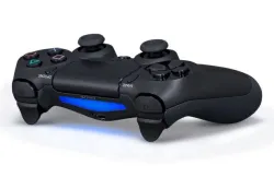 DualShock 4 &#8211; kontroler konsoli PlayStation.  LED-owy pasek ma przekazywać graczom różne informacje - takie, jak na przykład aktualny status zdrowia. 
