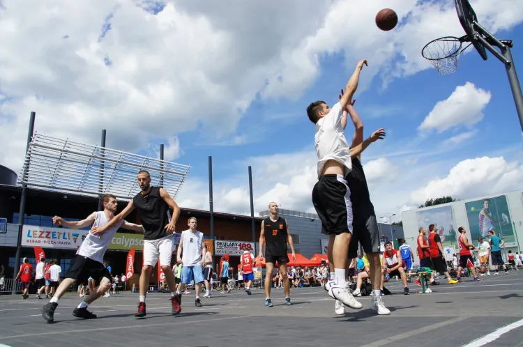 Po raz drugi i ostatni fani ulicznej koszykówki spotkali się w tym roku podczas turnieju Galeria Przymorze Streetball Challenge