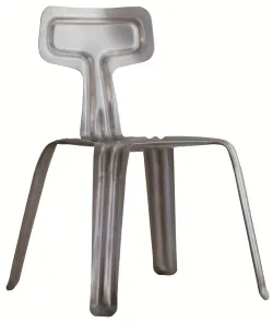 Krzesło wykonane z jednego kawałka aluminium, wygiętego w bardzo lekką i wbrew pozorom stabilną formę.