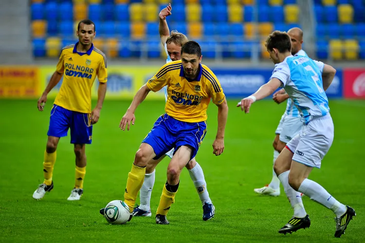 Stomil Olsztyn jako pierwszy sprawdzi formę piłkarzy Arki Gdynia w sezonie 2013/14. Żółto-niebiescy rozpoczną rozgrywki od meczu wyjazdowego.