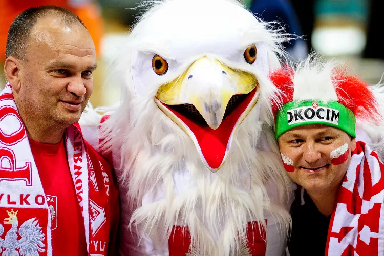 Biało-czerwony orzeł przyniósł szczęście polskim siatkarzom w starciu z Argentyną w Ergo Arenie