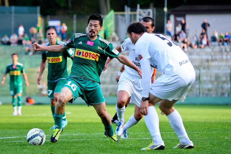 W barwach Lechii i Arki, w meczach sparingowych oglądaliśmy dwóch Japończyków. Daisuke Matsui uzyskał już angaż w gdańskim klubie. Arka w minionym tygodniu wciąż testowała Tomokiego Fijukawę.