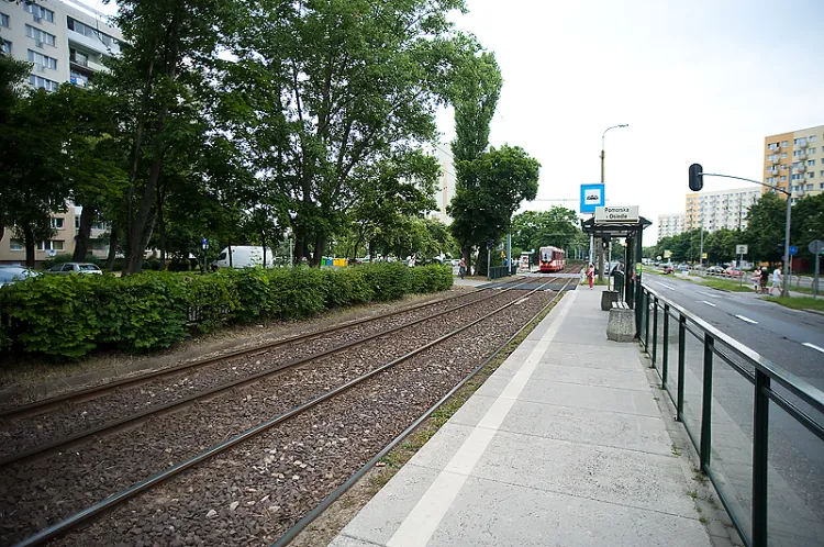 Wszystkie przystanki tramwajowe wzdłuż ul. Pomorskiej zostaną odświeżone, a ich nawierzchnia poprawiona. 
