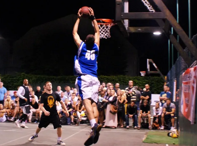 Pierwsza impreza Basket Nocą, która odbyła się pod koniec czerwca, ciszyła się sporym zainteresowaniem. 