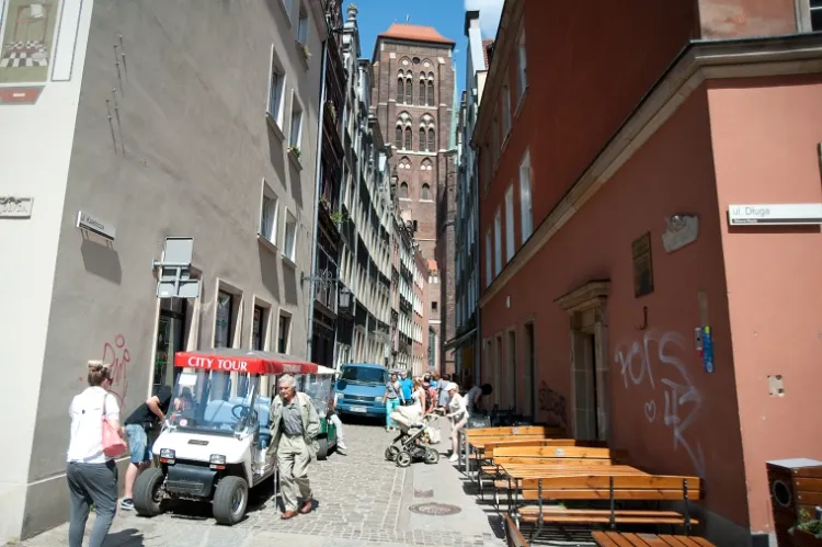 Gdańsk można zwiedzić meleksem. Godzina wycieczki - 180 zł. 
