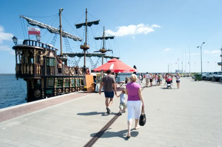 Galeon Dragon - krzykliwa konkurencja dla statków Żeglugi Gdańskiej.