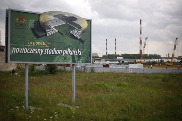 W maju 2009 roku przy budowie stadionu w Letnicy odkryto mogilnik. Znajdował się w miejscu obecnych parkingów. Firma, która go zutylizowała, czeka na zapłatę cztery lata. 