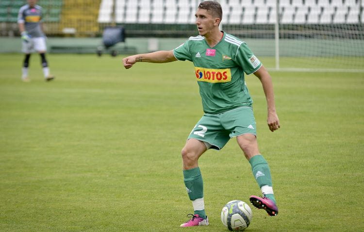 Adam Pazio jest jednym z czterech piłkarzy Lechii, którzy otrzymali powołania na zgrupowania młodzieżowych reprezentacji Polski.