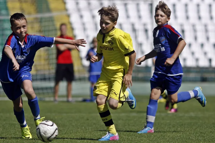 Młodzi piłkarze Borussii Dortmund drugi raz z rzędy triumfowali w turnieju euronadzieje.