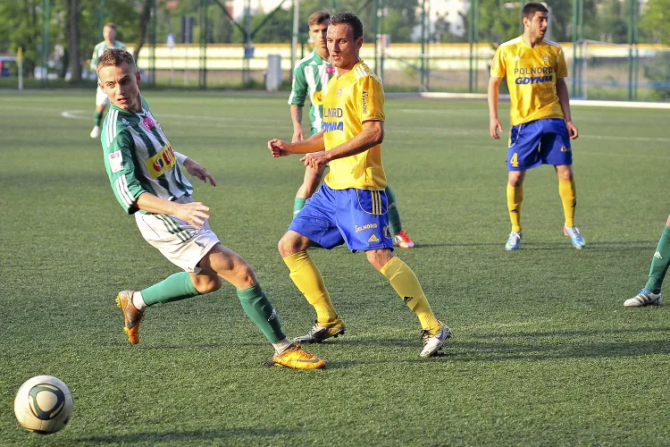 Występy w III lidze służą młodym graczom za pomost pomiędzy juniorską, a seniorską piłką. Zdaniem szkoleniowców rezerw Lechii i Arki, ich podopieczni wkrótce powinni pukać do drzwi pierwszych zespołów.