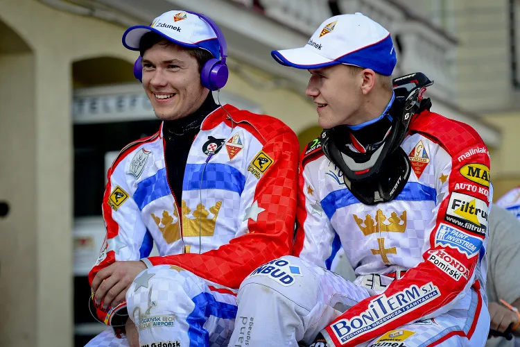 Marcel Szymko i Krystian Pieszczek solidarnie zdobyli po 14 punktów wygrywając dwa różne turnieje juniorskie. 