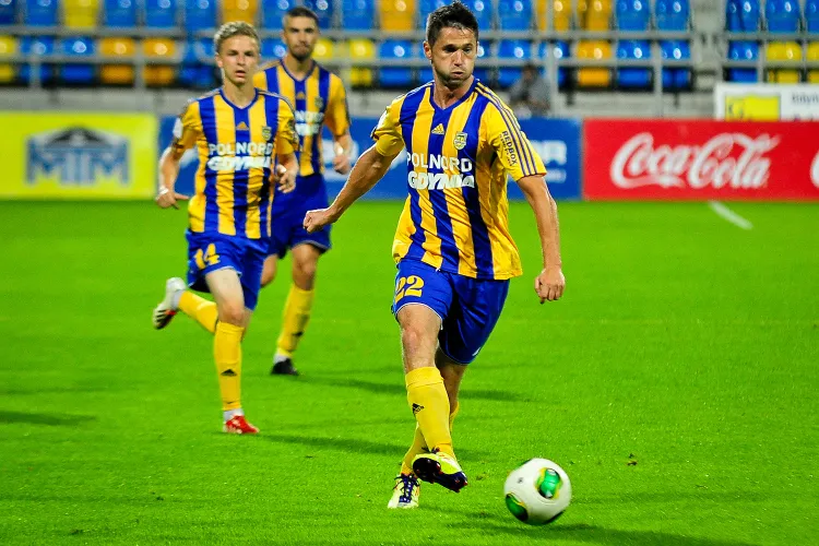 Arkadiusz Aleksander (nr 22) strzelił gola dla Arki po ponad 9 latach przerwy. 