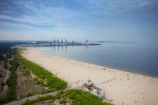Na publicznej plaży na gdańskich Stogach będzie utworzony punkt widokowy, z którego będzie można podziwiać największy kontenerowiec świata.