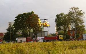 Moment startu helikoptera Lotniczego Pogotowia Ratunkowego.