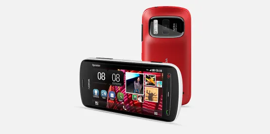 Nokia 808 Pureview była dotąd jedynym smartfonem z aparatem fotograficznym zapewniającym bezstratny zoom cyfrowy.