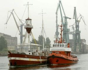 2 października 2006 r. duński latarniowiec wpływa do Gdańska w asyście holownika Atlas II.