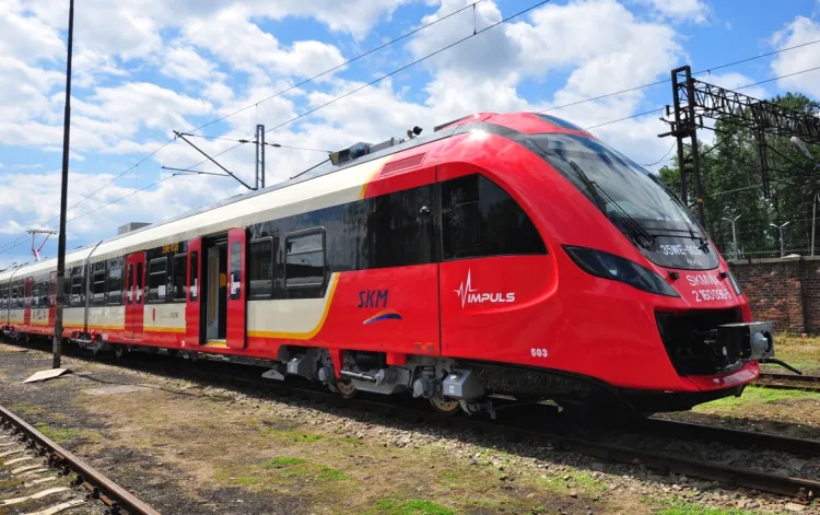 Elektryczny Zespół Trakcyjny o nazwie "Impuls" wyprodukowany przez firmę Newag. Niedawno pociąg z tej serii osiągnął prędkość 201,4 km/h i pobił tym samym rekord prędkości produkowanych w Polsce pociągów.