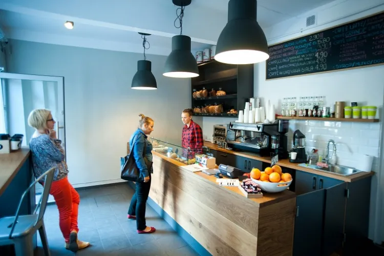 Lokalizacja kawiarni Mitte-Chleb i Kawa na Starym Przedmieściu to strzał w dziesiątkę. Lokal przyciąga na śniadanie pracowników pobliskich urzędów.