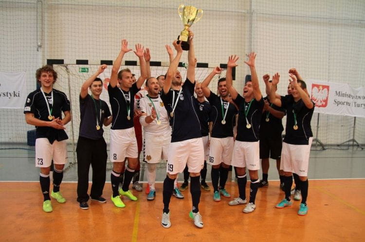 Przygotowując się do sezonu w ekstraklasie, który startuje 20 września, gdańscy futsaliści w Warszawie sięgnęli po mistrzostwo Polski AZS.