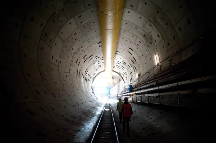 Budowa tunelu pod Martwą Wisłą ma być zakończona w przyszłym roku, a już rozgorzała dyskusja, jaką będzie miał nazwę. 