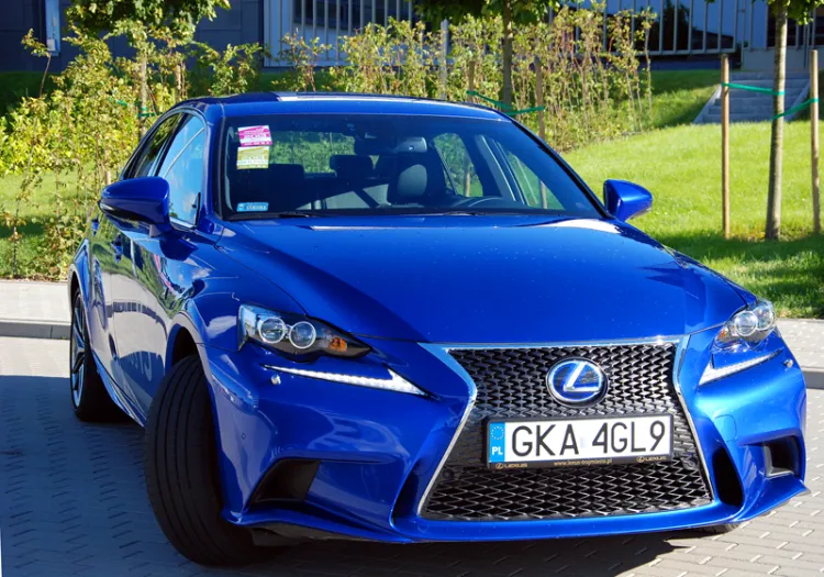 Lexus IS 300h F Sport