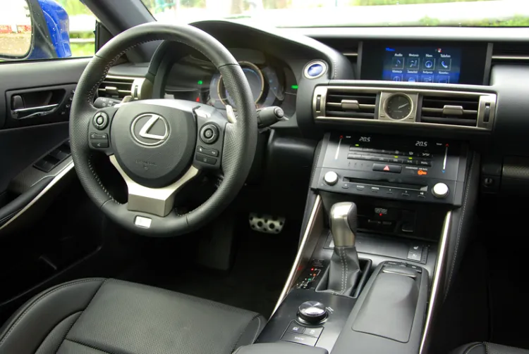 Lexus IS 300h F Sport