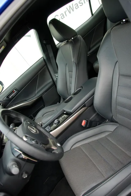 Lexus IS 300h F Sport