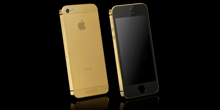 iPhone 5s w obudowie pokrytej warstwą 24-karatowego złota. W brytyjskim sklepie Goldgenie model z 16 GB pamięci wewnętrznej kosztuje ponad 2800 dolarów.