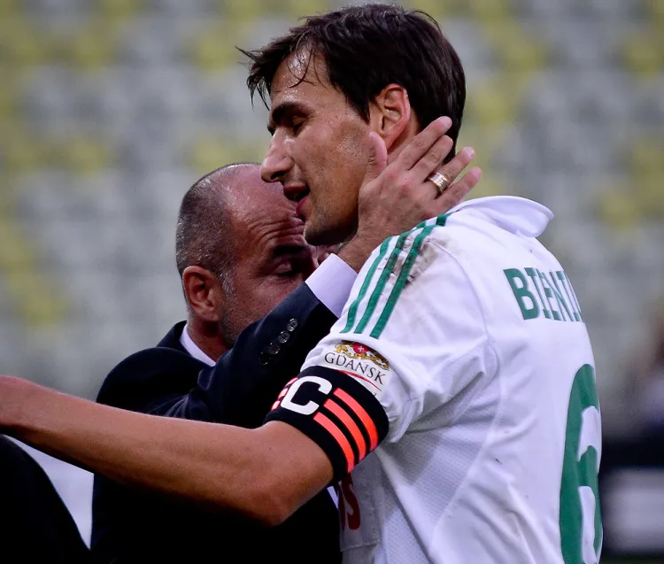 Tylko Jarosław Bieniuk (na zdjęciu) i Sebastian Madera wystąpili w Lechii we wszystkich 12 oficjalnych meczach bieżącego od pierwszej do ostatniej minuty. W sobotę kapitan biało-zielonych na środku obrony dostanie nowego partnera. 