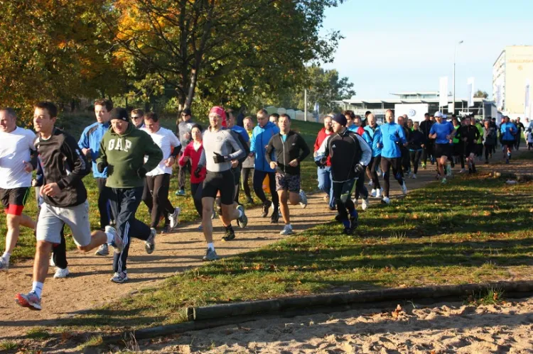 Parkrun Gdańsk nie traci na popularności. 90. edycja biegu ponownie przyciągnęła na start ponad setkę uczestników.