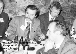 Lech Wałęsa i Tadeusz Mazowiecki podczas obiadu działaczy NSZZ Solidarność w 1980 roku.