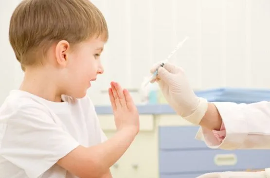 Nie chcemy szczepień - mówią rodzice przeświadczeni o szkodliwości szczepionek, którzy uchylają się od obowiązku ich wykonania. 