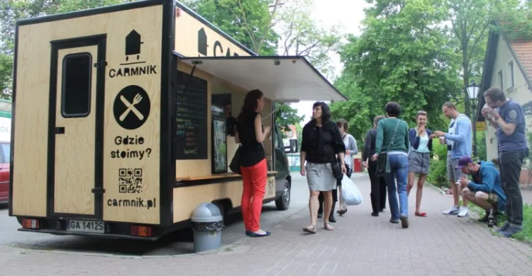 Carmnik, jeden z mobilnych barów w Trójmieście, na co dzień parkuje na terenie prywatnym w Sopocie.