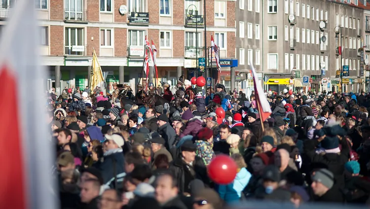 Od kilku lat w gdańskiej Paradzie Niepodległości bierze udział około 20 tysięcy ludzi.