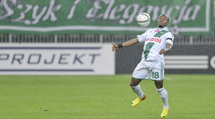 Oualembo przedłużył wygasający w czerwcu 2014 roku kontrakt o trzy lata.