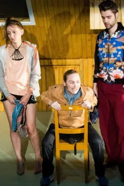 Największym zainteresowaniem publiczności cieszy się "Dwoje biednych Rumunów mówiących po polsku" z Teatru Studio w Warszawie. Sztukę będzie można obejrzeć we wtorek 19 listopada w sali YMCA. Wystąpią m.in. Dorota Landowska i Marcin Januszkiewicz. 