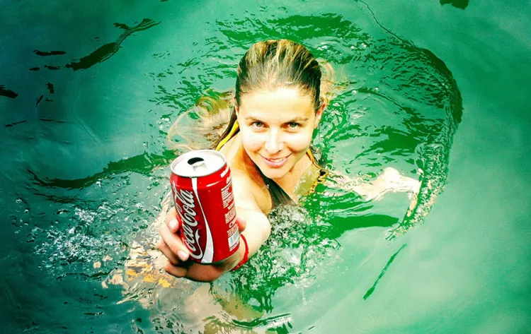 Receptura Coca-Coli to wielka tajemnica koncernu. Próbą jej odkrycia jest film "Co kryje Coca-Cola?, który będzie można zobaczyć w kinie Neptun w sobotę o godz. 17.