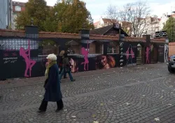 Podobnie było z reklamą klubu go-go przy ul. Lektykarskiej.