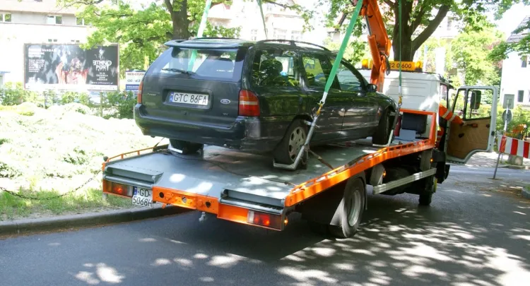 W Gdyni rada miasta przyjęła najwyższe przewidziane stawki za odholowanie samochodów.
