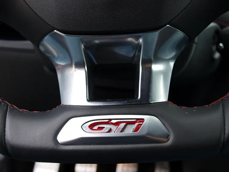 Peugeot 208 GTI