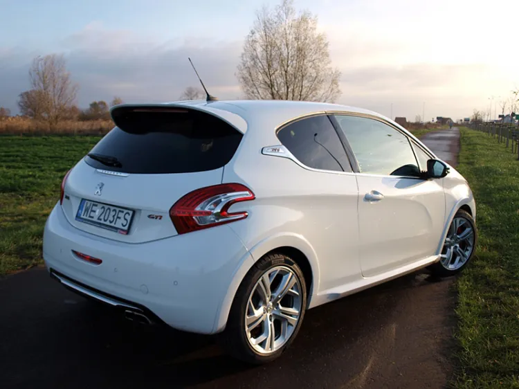 Peugeot 208 GTI
