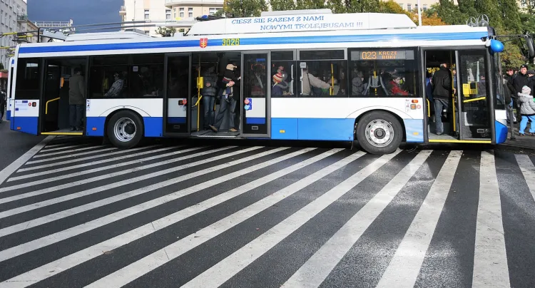 Trolejbusy bez szelek nie będą nowością na Skwerze Kościuszki. Do tej pory jednak pojawiały się tam wyłącznie w ramach pokazów. 