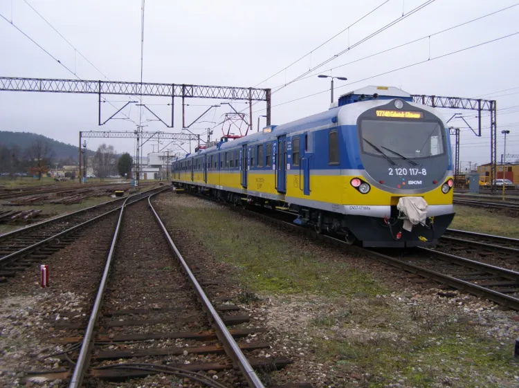 Zmodernizowany pociąg przez TS Opole to na razie pierwszy z 21 EZT-ów, które miały przejść metamorfozę.