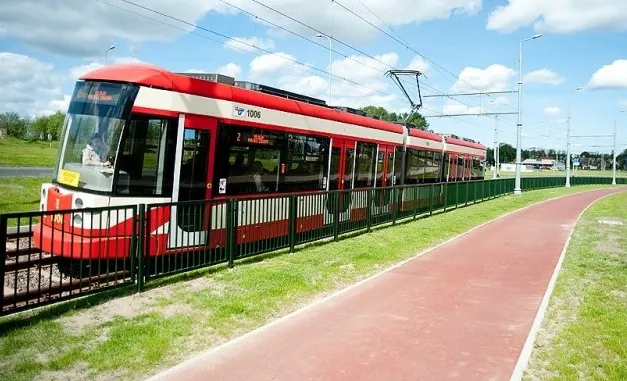 Tramwaj na Szadółki będzie przedłużeniem linii z Moreny, która będzie poprowadzona przez ul. Nową Bulońską do ul. Warszawskiej.
