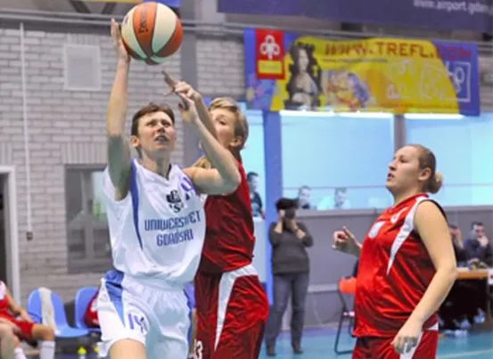 Koszykarki AZS wygrywały w II i III rundzie Pucharu Polski 2013/2014. Ich przygoda z rozgrywkami zakończyła się na IV i zespole MKK Siedlce.