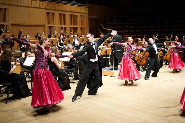 Strauss Festival Orchestra od 24 lat w okresie karnawału odbywa międzynarodowe tournée, prezentując kompozycje rodziny Straussów.