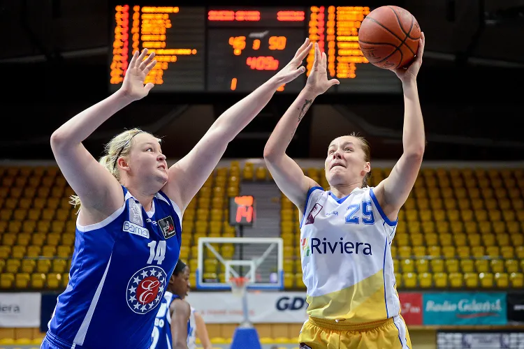 Małgorzata Misiuk (z prawej) to najlepiej punktująca Polka w Basket Lidze Kobiet. Zawodniczkę Riviery zobaczymy w Gdyni w biało-czerwonych barwach podczas Meczu Gwiazd. 