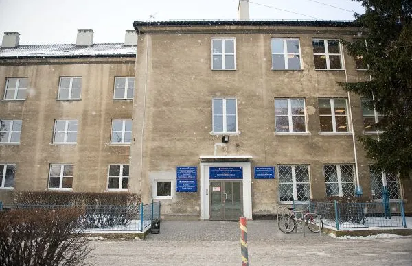 Do połowy lutego studenci i pracownicy UG muszą opuścić gmach przy al. Grunwaldzkiej 238 A, ponieważ został ona sprzedany innej szkole wyższej - Wyższej Szkole Bankowej. 