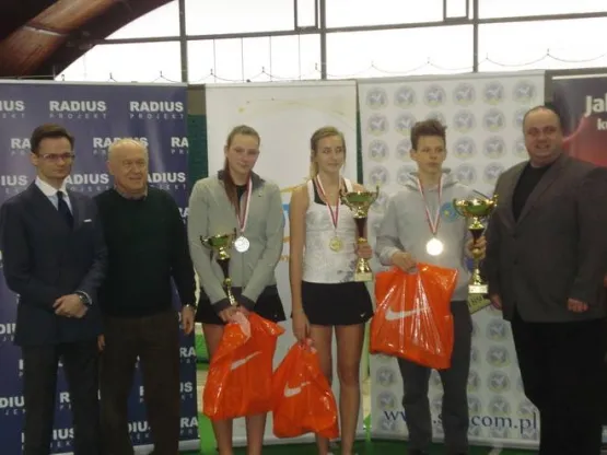 Dorota Szczygielska (trzecia od lewej) turniej w Sopocie zakończyła z dwoma medalami.